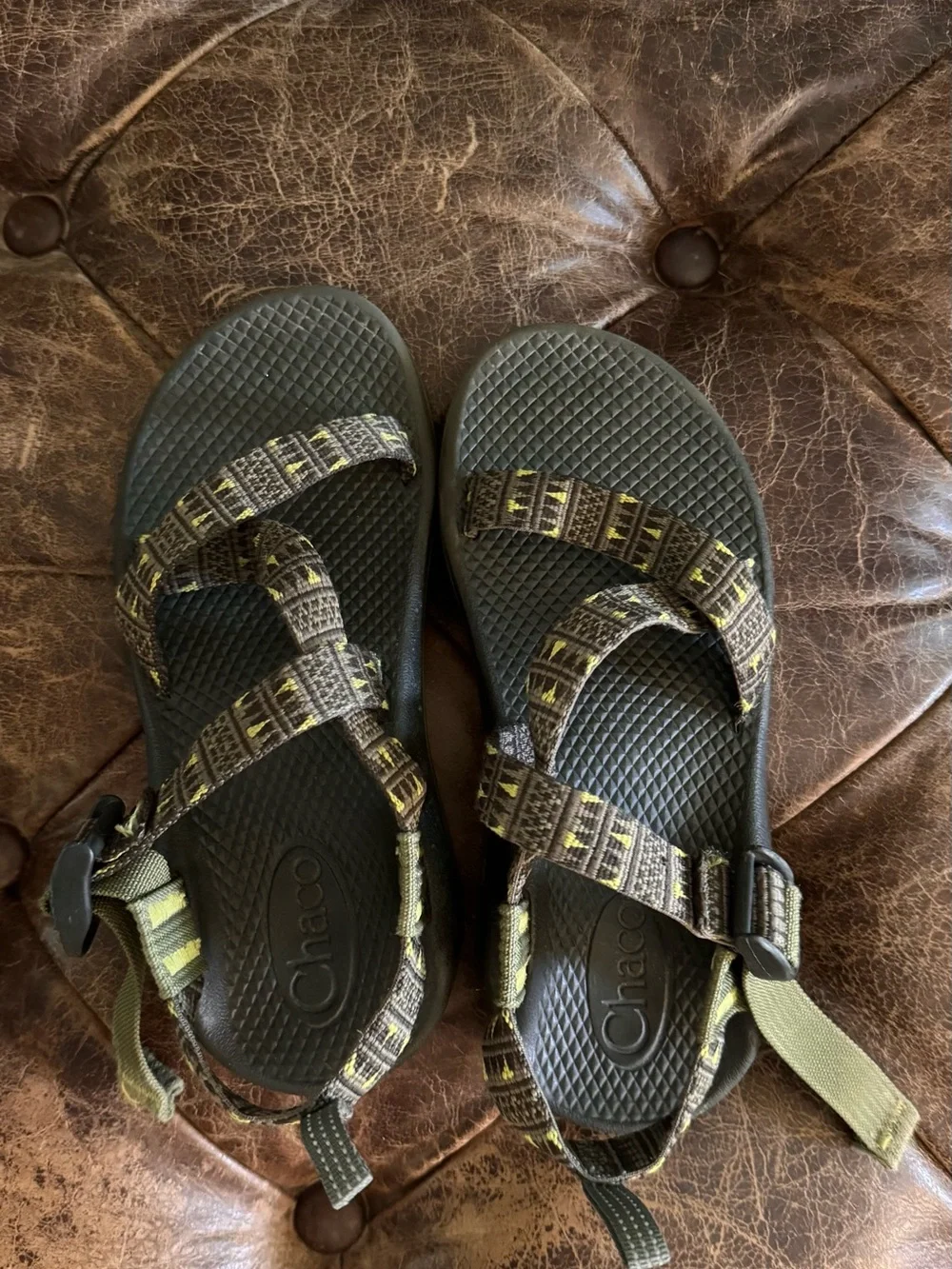 Kids Chacos Size 3